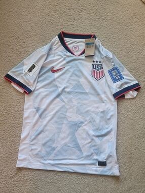 Nike USA World Cup 2026 Away Soccer Jersey with FIFA Qualifiers Badge Men M